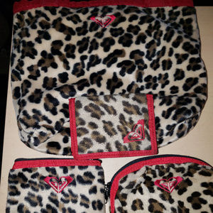 Roxy cheetah purse set